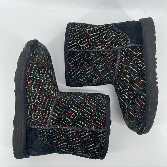 Ugg Girl’s Black Multicolor Classic II Graphic Stitch Boots Size 2 - Picture 8 of 13